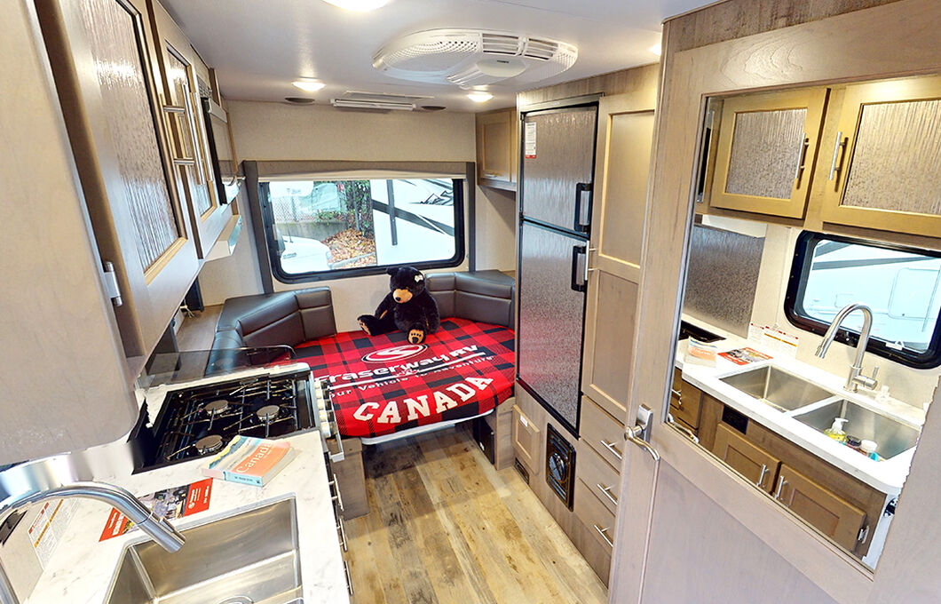 Class C Motorhome-Small (C-Small), , hi-res image number 6